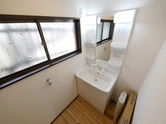 花山台戸建の独立洗面台