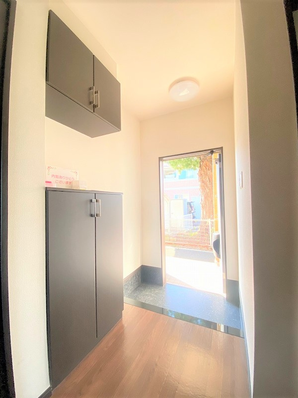 プレザントヒルの玄関