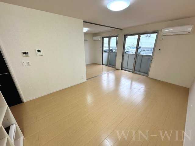 ソシエ B棟の居間・リビング