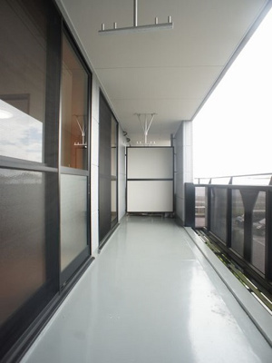 【バルコニー】 | ブランドリーK | たくさんお洗濯物が干せます♪