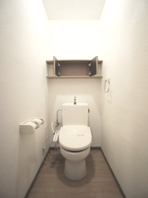 【トイレ】 | ブランドリーK | 温水洗浄暖房便座機能付きです♪