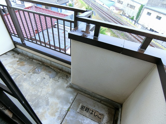 昭島市松原町１丁目の賃貸マンションのバルコニー