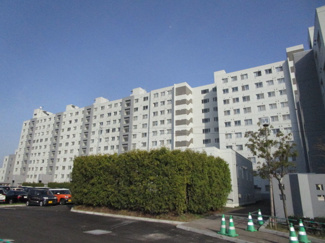 【外観】 | ●プライバシー性を考慮した２戸に１基のエレベーター