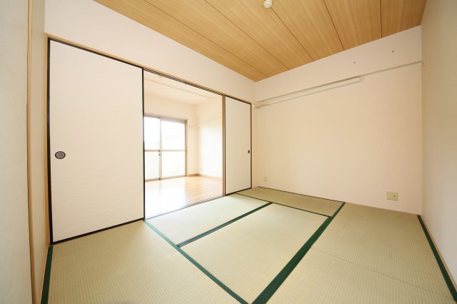 ラビアンローズの和室