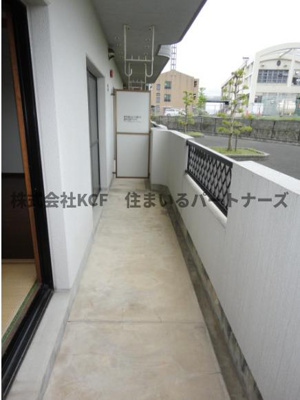 【バルコニー】 | サンライズ大善寺 | 外からの目が気にならないバルコニーで洗濯物が干せます