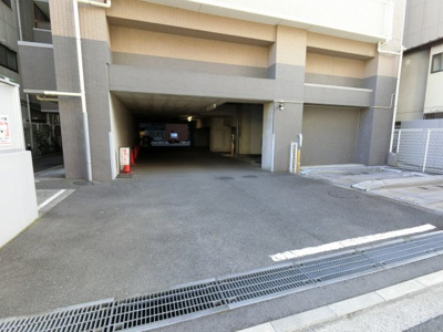 【駐車場】 | ライオンズプラザ横浜サウスステージ | 駐車場入口です。