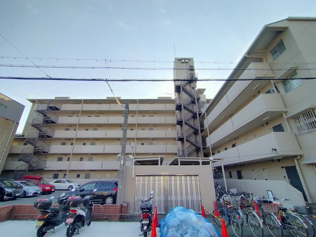 朝日プラザ緑橋のその他共用部分|駐輪スペースや、ごみ置き場です。綺麗に管理されております。