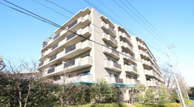 【外観】 | コスモ横浜常盤台公園 | 総戸数１２８戸、１９９７年３月築、管理人は日勤勤務につき管理体制良好です♪