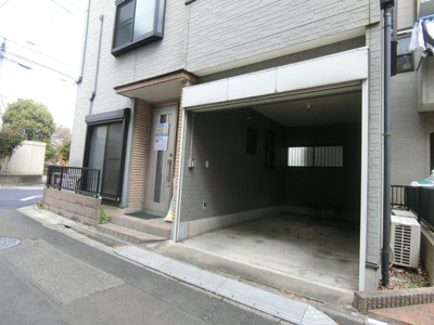 【駐車場】 | 東堀切1丁目中古戸建 | ビルトインガレージ