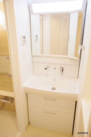 ラクラス本町東　仲介手数料無料の洗面所