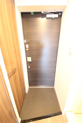 【玄関】 | スプランディッド難波WEST