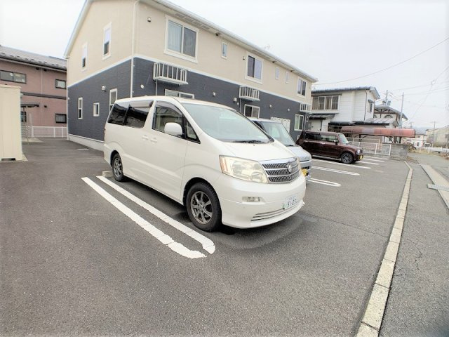 フライハイトの駐車場