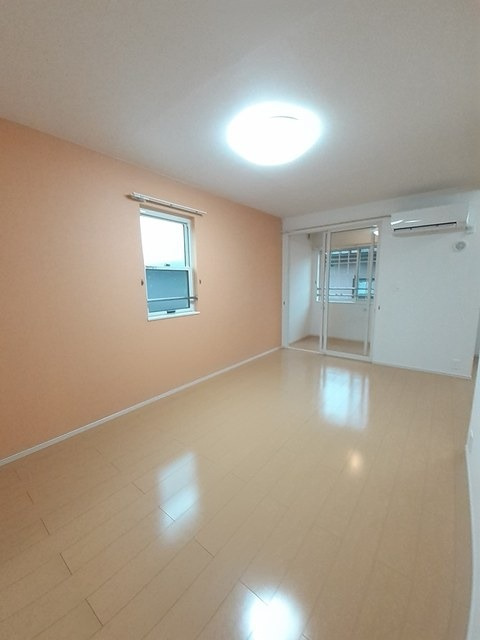 フライハイトの居間・リビング|角部屋の写真