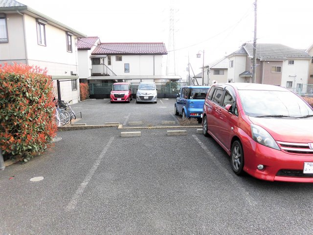 グランバリエ福島の駐車場