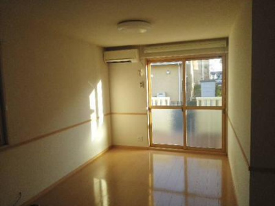 【居間・リビング】 | クレアールA | 日当たり良好のLDKです。