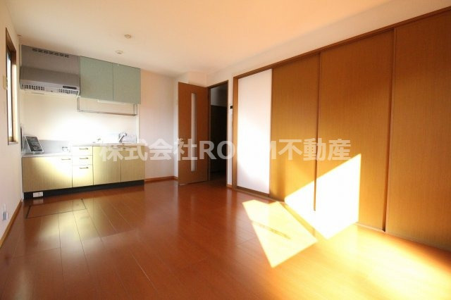 フローラルビレッジⅥ番館の居間・リビング|使いやすいリビングです