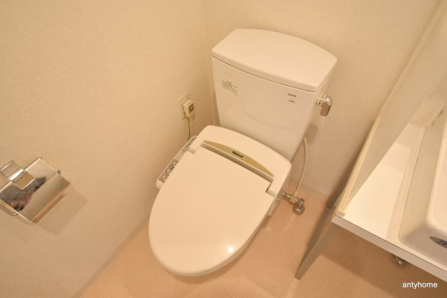 グレンパーク江坂2　仲介手数料無料のトイレ
