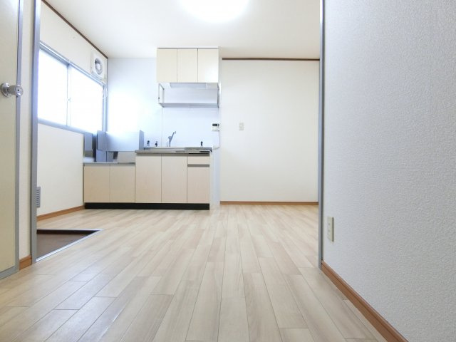 尾崎ハイツの居間・リビング