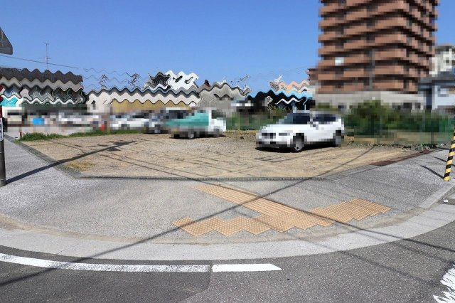 高知市葛島２丁目　売土地の前面道路含む現地写真