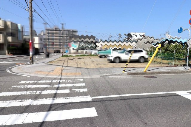 高知市葛島２丁目　売土地の前面道路含む現地写真