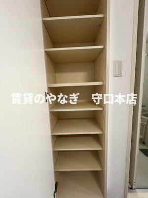 【玄関】 | M’ｓ FLAT | 便利な収納スペースです