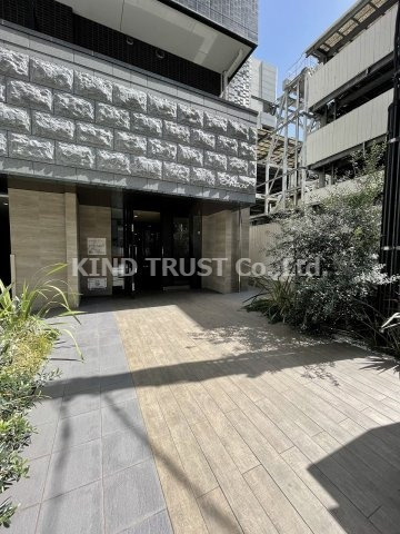 CAVANA梅田北（プレサンス梅田北アロー）のエントランス|ゆとりのあるエントランスです