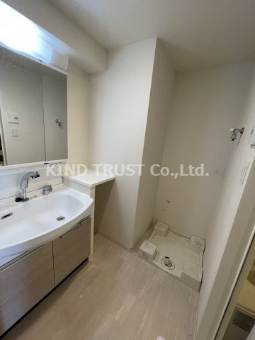 CAVANA梅田北（プレサンス梅田北アロー）の洗面所|ゆったりとスペースのある洗面所