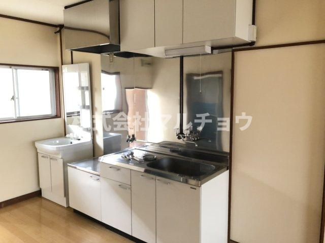 Pastelのキッチン|コンパクトなキッチンで掃除もラクラク