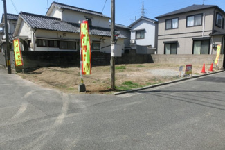 【前面道路含む現地写真】 | 前面道路：北４ｍ、東４ｍ