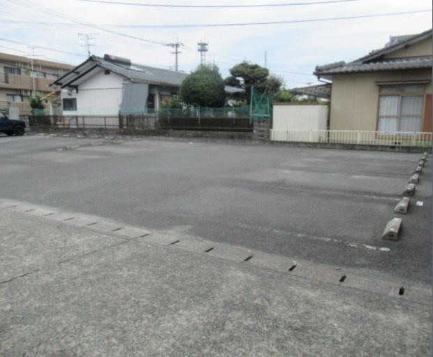 スカイビューヒロの駐車場|駐車場に車を止められます
