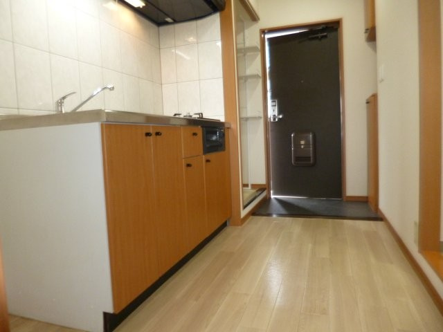 倉敷市上東のアパートの玄関|シューズボックス