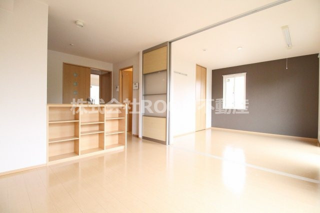 ル・グラン花繰　Ⅰ・Ⅱの居間・リビング