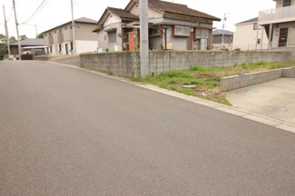 【前面道路含む現地写真】