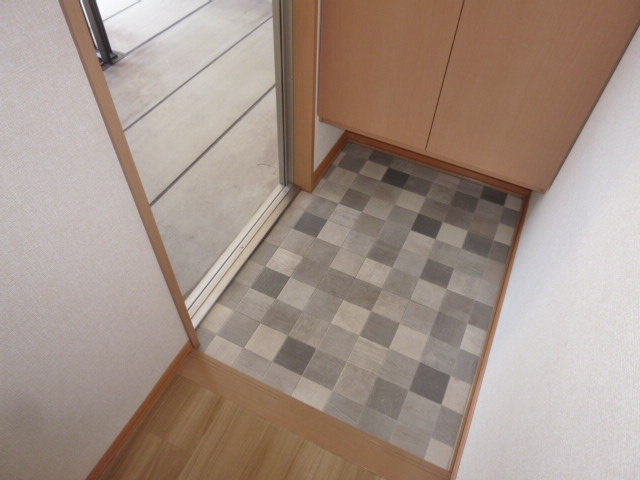 シャトルミヤケＤの玄関