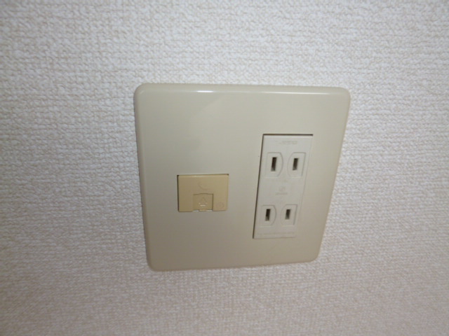 シャトルミヤケＤのその他|電話モジュラー