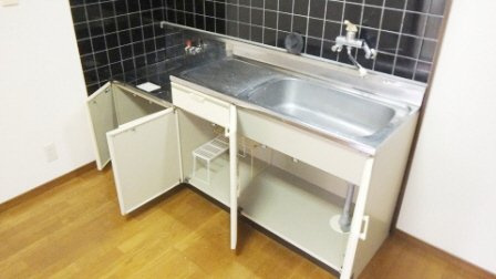 グランテージ丸太のキッチン|キッチン下部収納