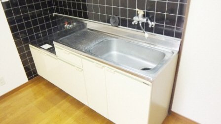 グランテージ丸太のキッチン|ガスコンロ設置可キッチンです