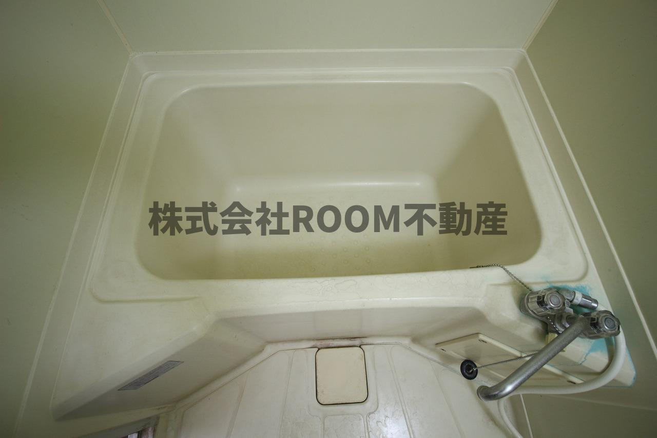 丸久第12コーポ A・B・C・D棟の浴室|落ち着いた空間のお風呂です