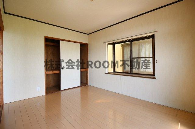 丸久第12コーポ A・B・C・D棟の寝室|使い勝手のいい寝室です