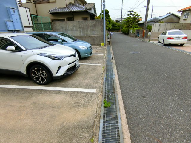 メゾン大美野の駐車場