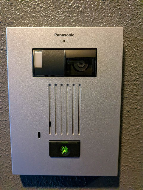 エスタート三ノ輪のセキュリティ|玄関にもＴＶモニター付きインターホンです