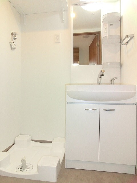 エスタート三ノ輪の洗面所