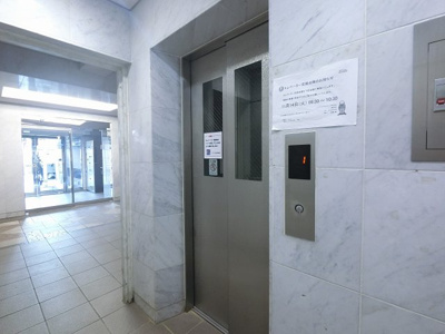 【その他共用部分】 | スカーラ池上駅前 | お買い物時やベビーカーの出し入れに便利なエレベーター付です。