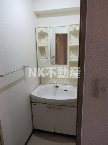 【洗面所】 | リバーサイド金岡五番館（久宝寺口賃貸） | 忙しい朝には欠かせない洗面所です