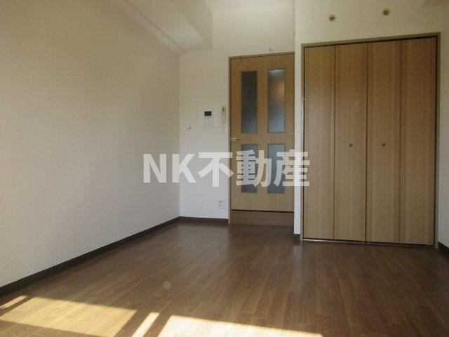 【居間・リビング】 | リバーサイド金岡五番館（久宝寺口賃貸） | 洋室です