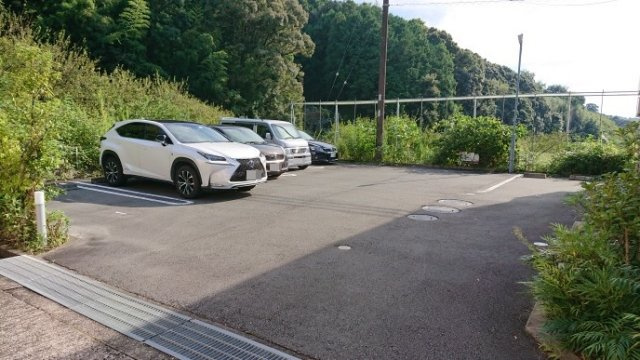 シャーメゾンF・VALLEYの駐車場