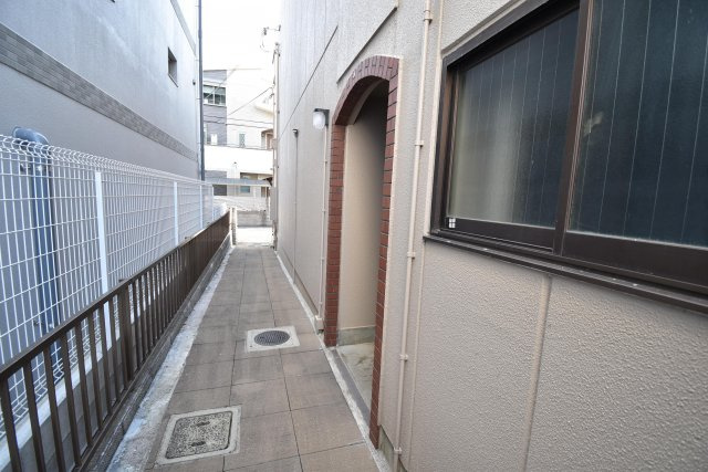 井上ハイツのロビー|共用通路