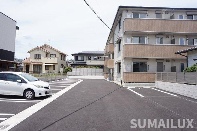 ソシア　サンエイトの駐車場