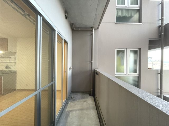 アスターハウス新本町のバルコニー|陽当たり良好なバルコニーです