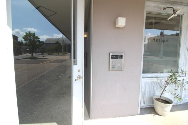 アスターハウス新本町のエントランス|落ち着いたエントランスです